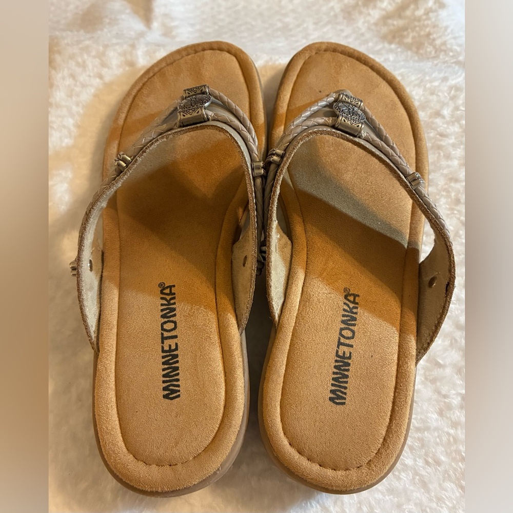 Minnetonka Silverthorne Braided Thong Sandals Flip Flops Southwestern EUC 6 - Picture 4 of 8